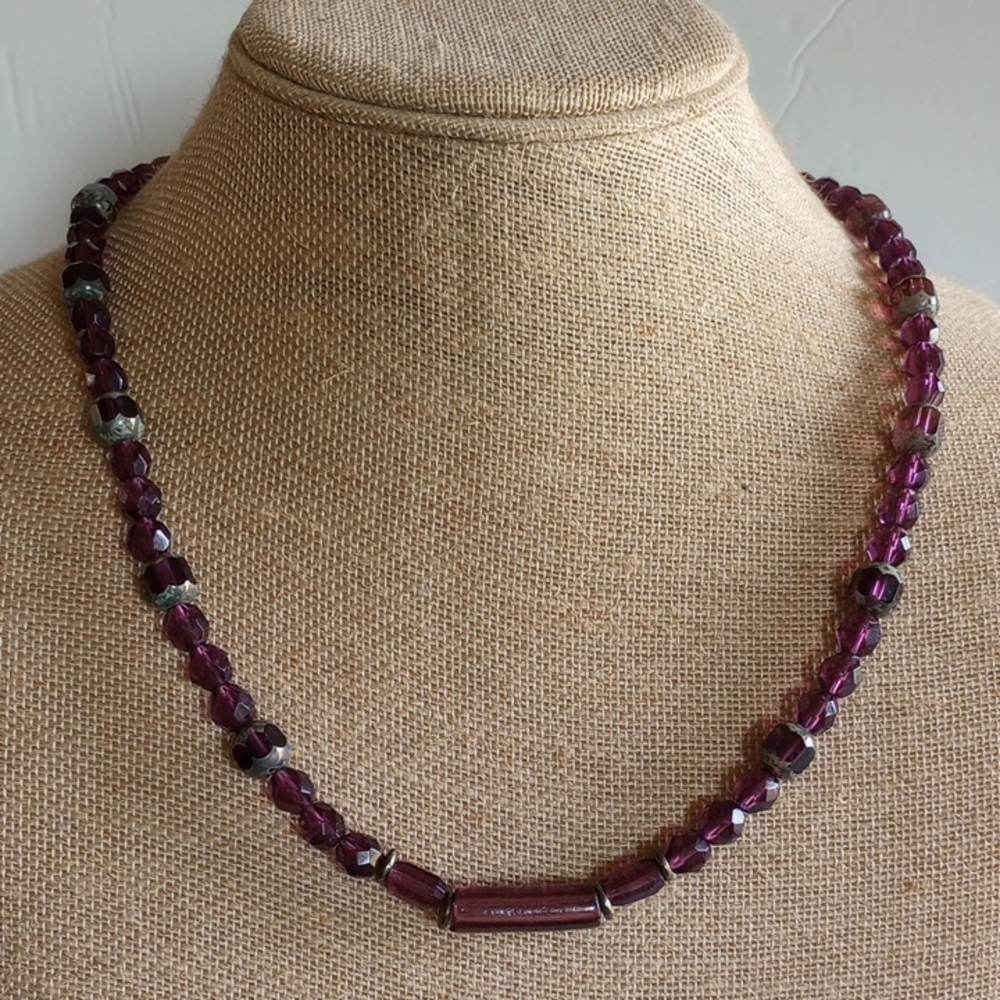 VINTAGE PURPLE AMETHYST ART GLASS NECKLACE 22 " LONG.